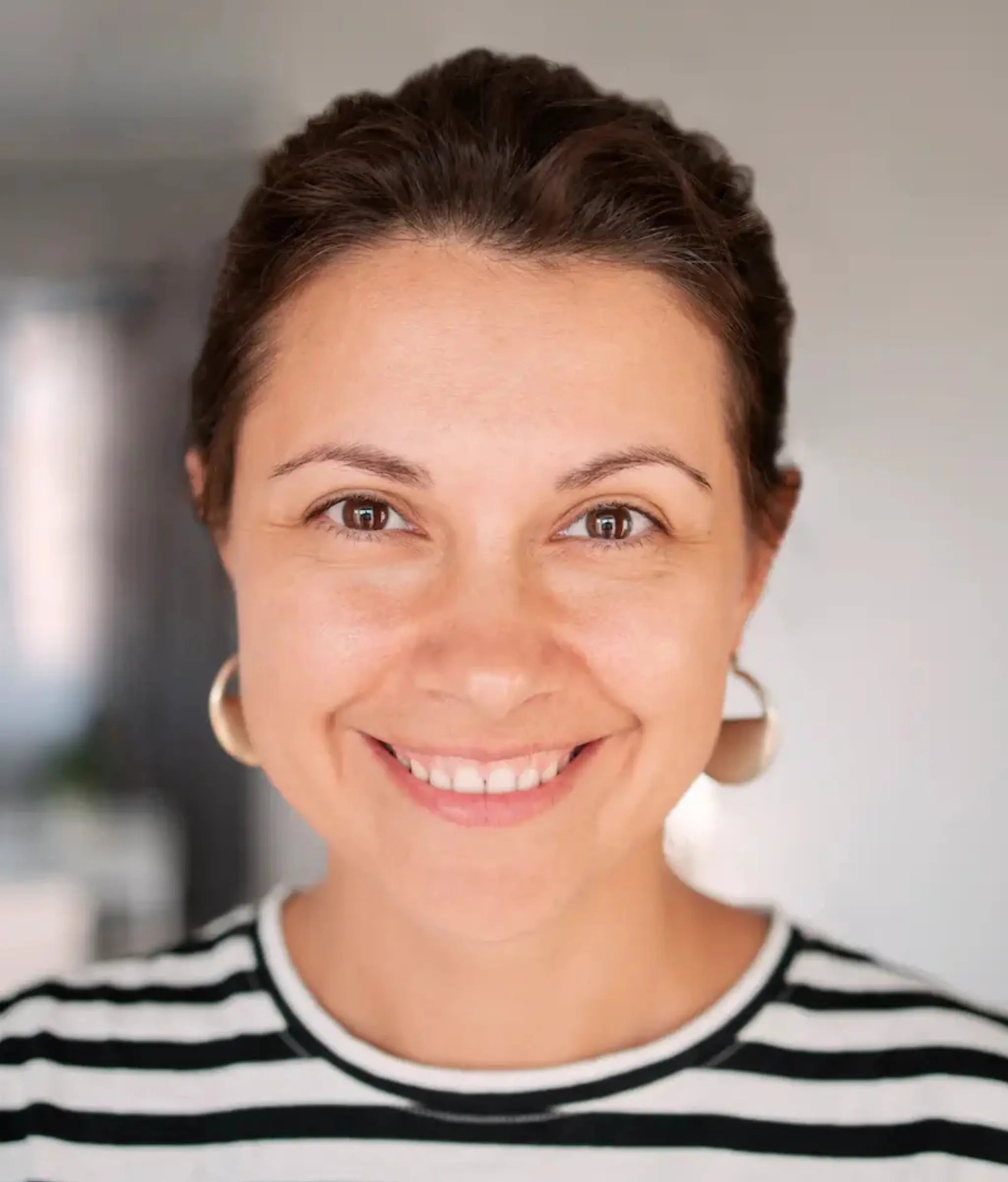 Happy customer after using Exosthetics microneedling serum